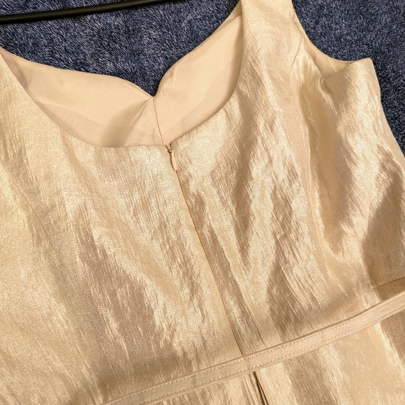 Short Champagne Bridal Dress, Size 10, London Times Fashion - Picture 5 of 8